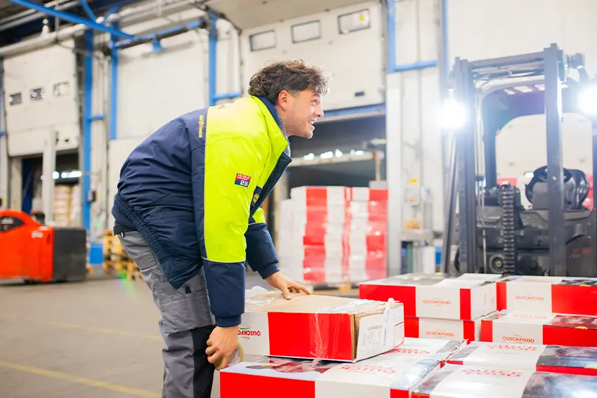 Expeditie personeel (laden en lossen van gevroren goederen met de hand)