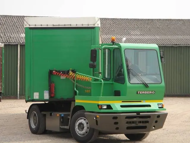 Stackerdraaier haven + mogelijke opleiding terminal trekker chauffeur